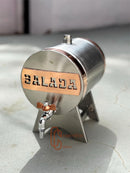 Barril em inox com detalhes em cobre. Serve pra água, destilado, cerveja, vinho... Barril de 3L/5L