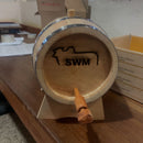 Barril de madeira c/ detalhes em chapa. Barril de cachaça 3L . Madeira jequitibá