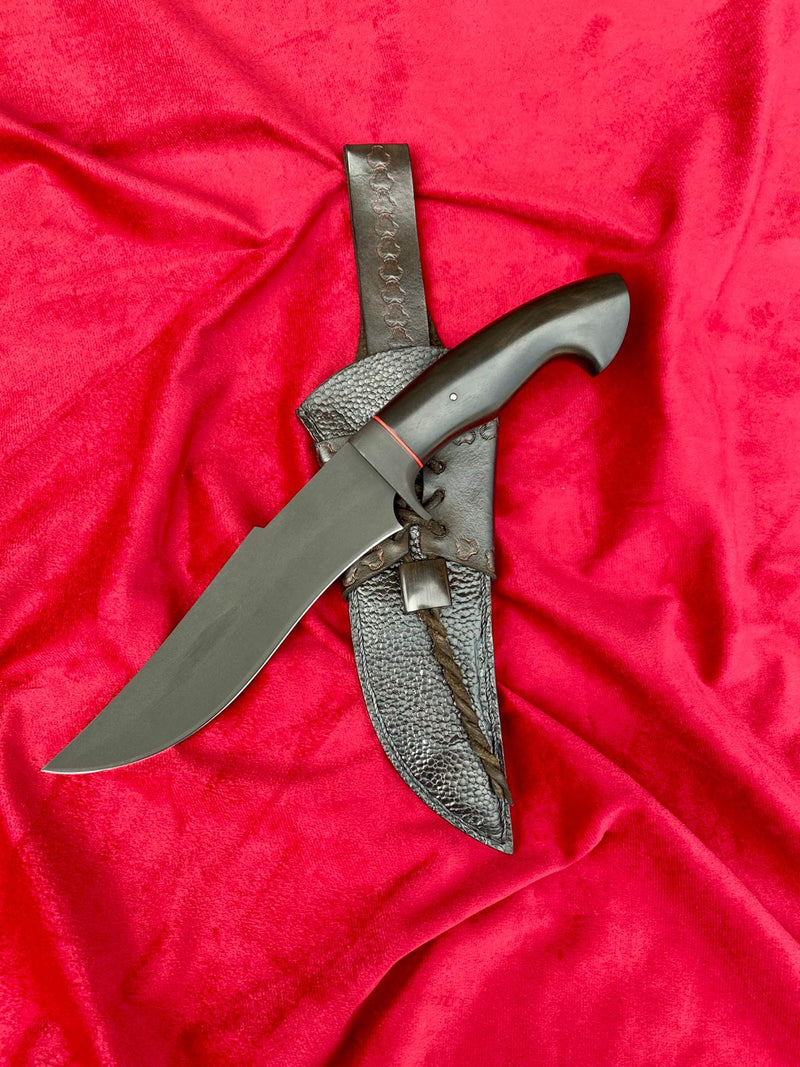 Facas forjadas preto fosco. Aço.